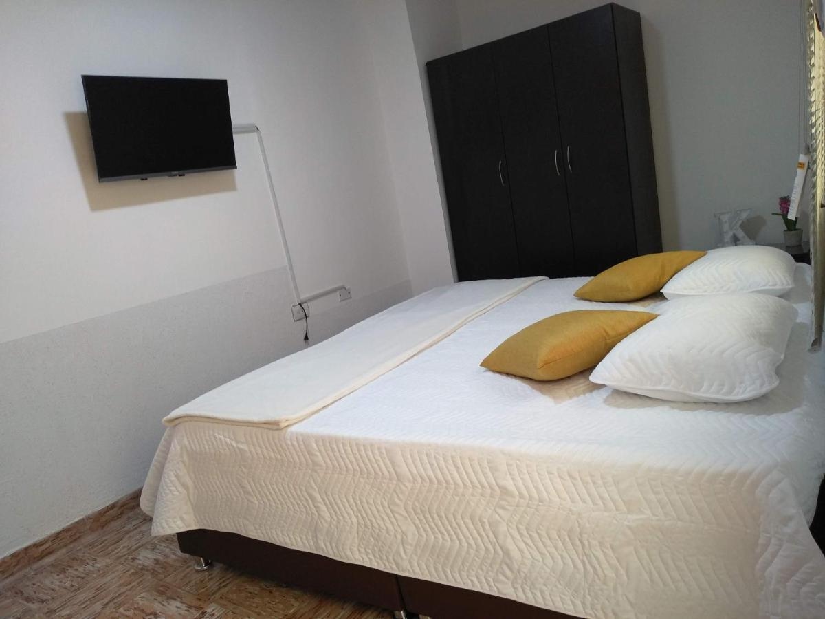 Komodo Alojamiento- Hostal Autoservicio, Ubicado Cerca Al Centro Historico - Bano Privado, Wifi , Cama 2X2 Y Agua Caliente Y Cocina Compartida Popayán Exterior foto