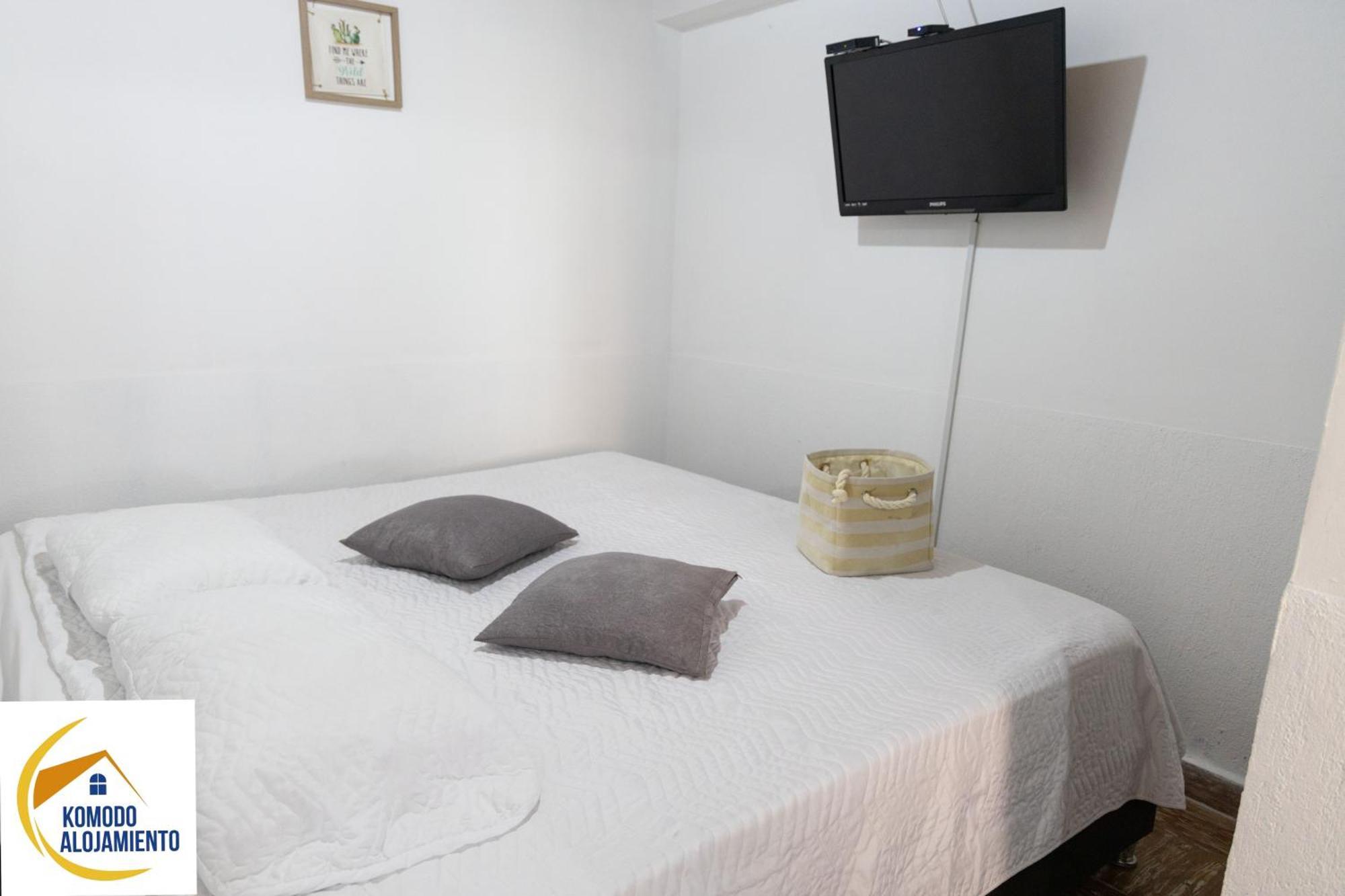 Komodo Alojamiento- Hostal Autoservicio, Ubicado Cerca Al Centro Historico - Bano Privado, Wifi , Cama 2X2 Y Agua Caliente Y Cocina Compartida Popayán Exterior foto