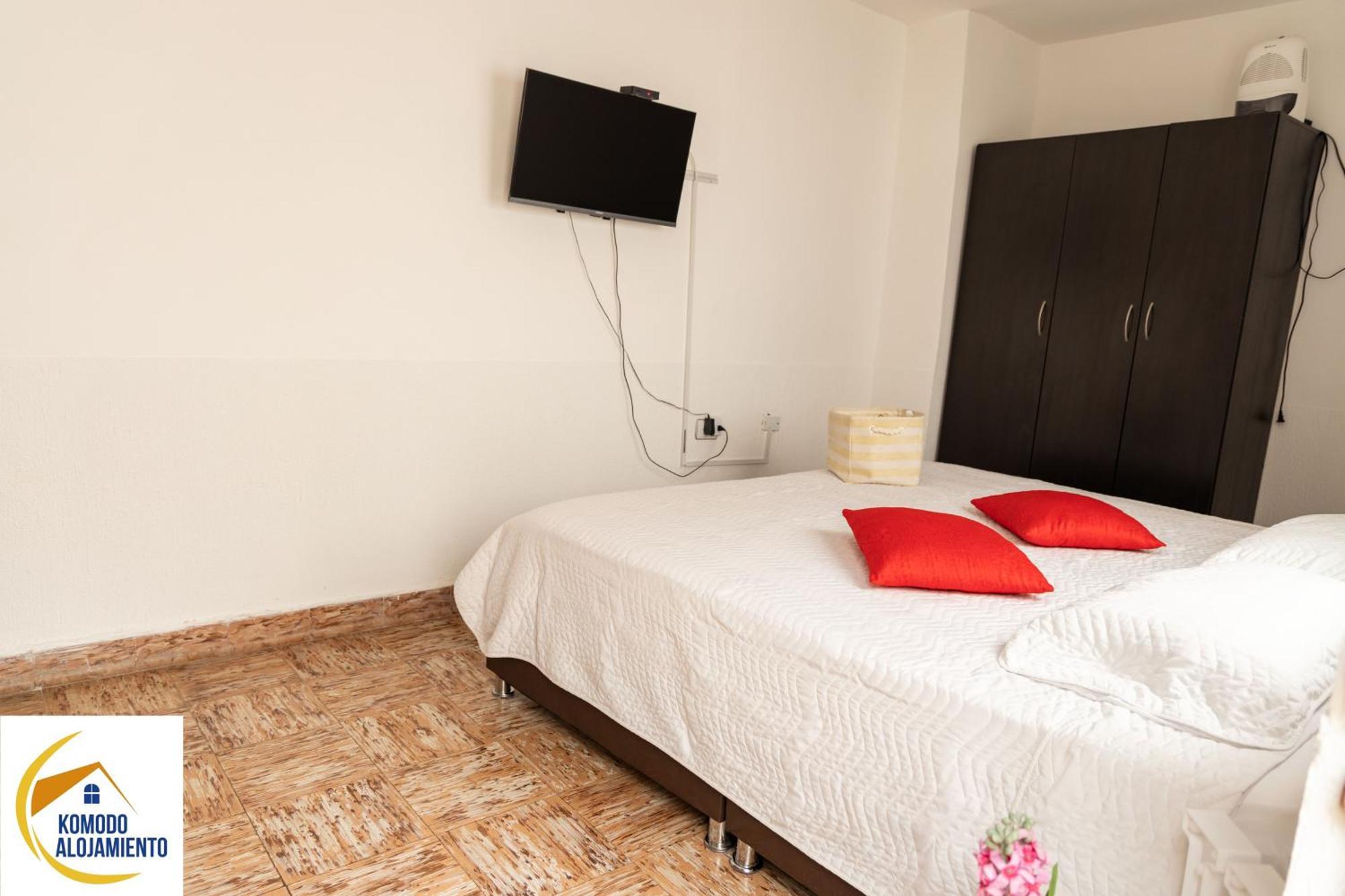 Komodo Alojamiento- Hostal Autoservicio, Ubicado Cerca Al Centro Historico - Bano Privado, Wifi , Cama 2X2 Y Agua Caliente Y Cocina Compartida Popayán Exterior foto