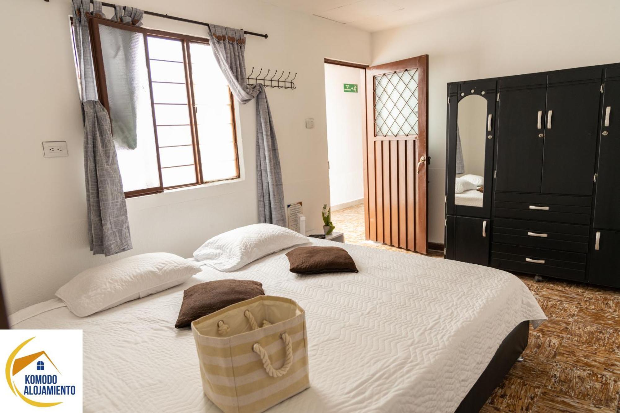 Komodo Alojamiento- Hostal Autoservicio, Ubicado Cerca Al Centro Historico - Bano Privado, Wifi , Cama 2X2 Y Agua Caliente Y Cocina Compartida Popayán Exterior foto
